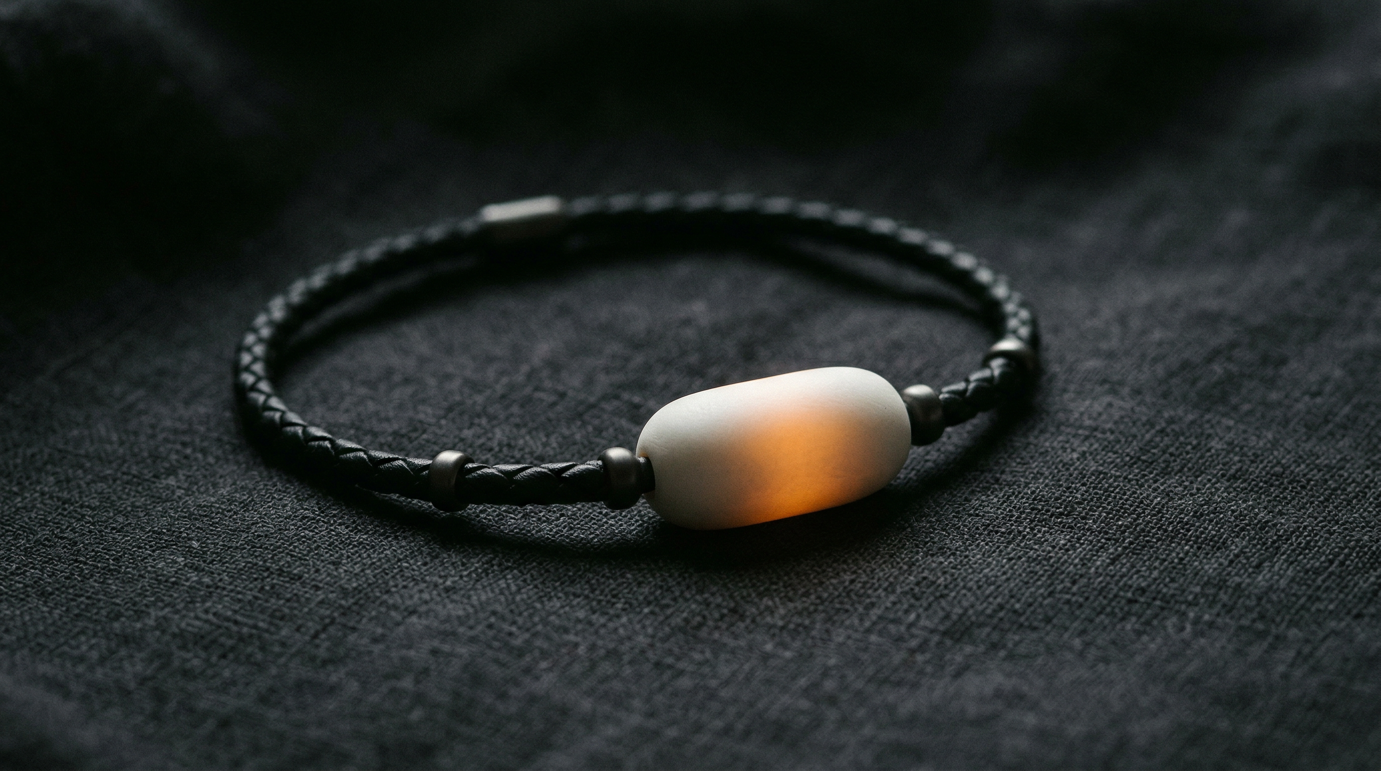 Archy Bead wearable object macro render